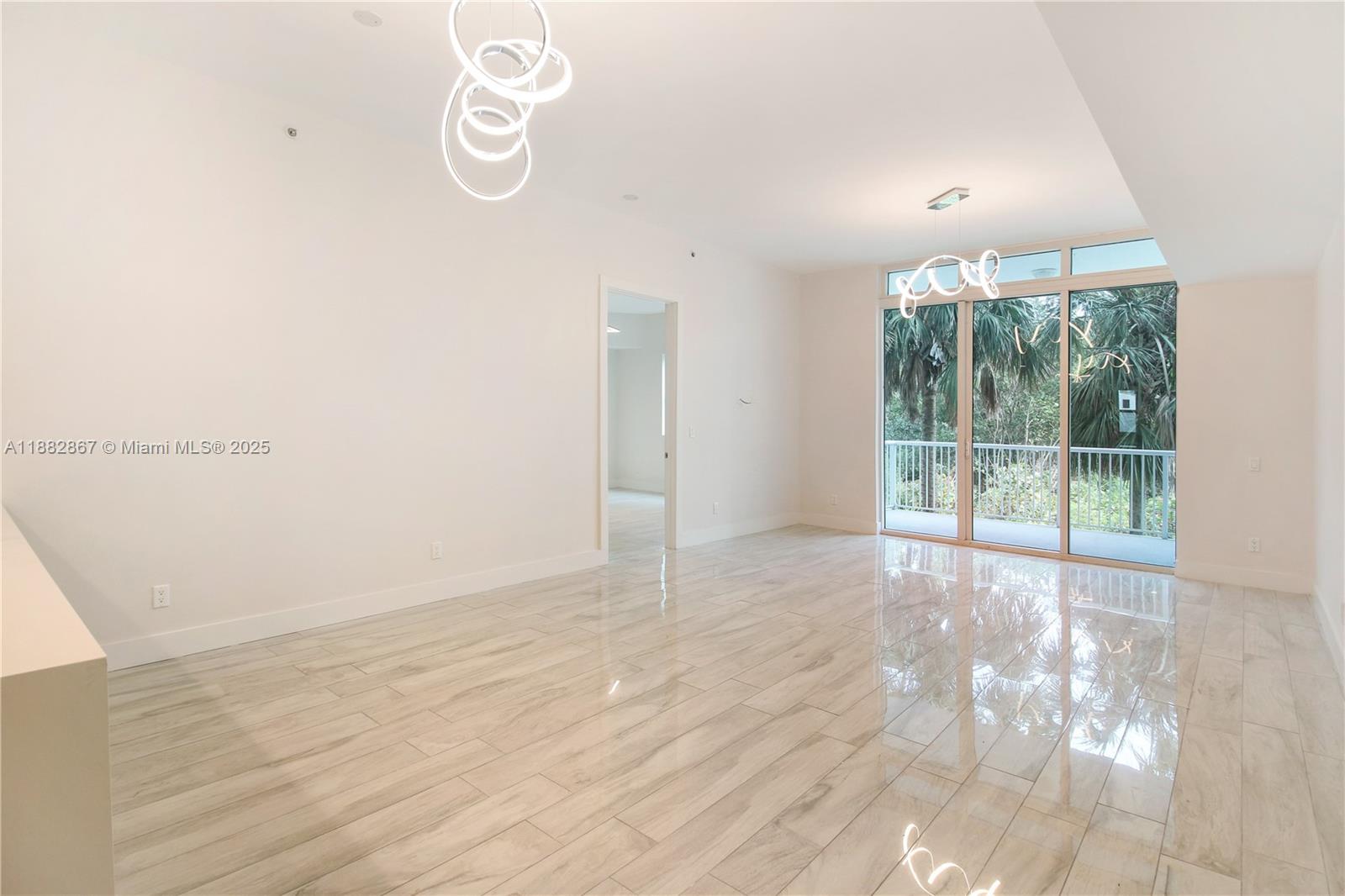 THE OAKS I CONDO - Residential