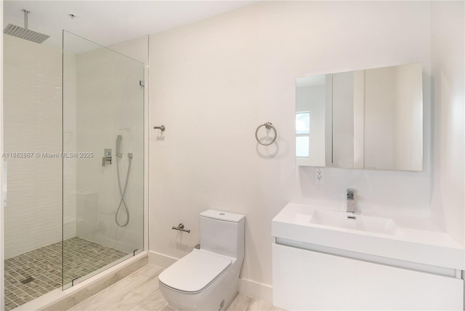 THE OAKS I CONDO - Residential