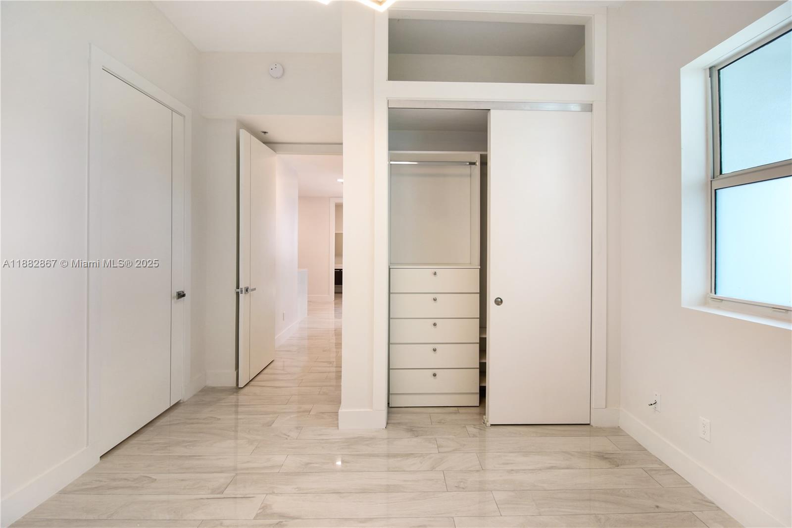 THE OAKS I CONDO - Residential