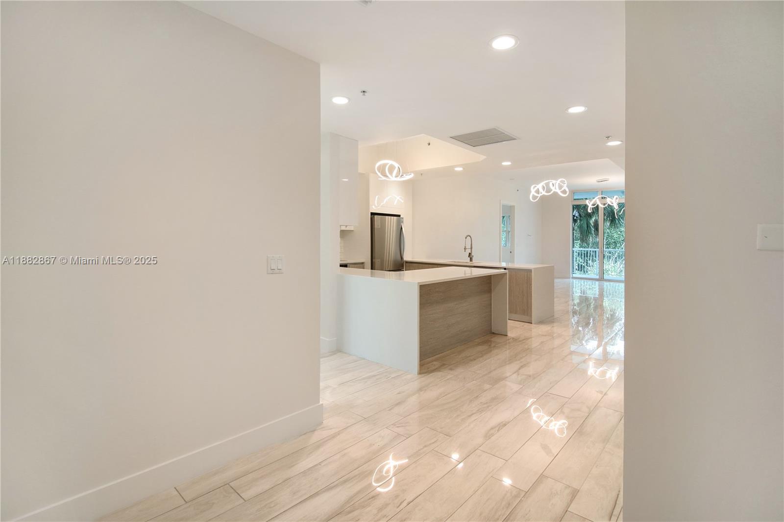 THE OAKS I CONDO - Residential