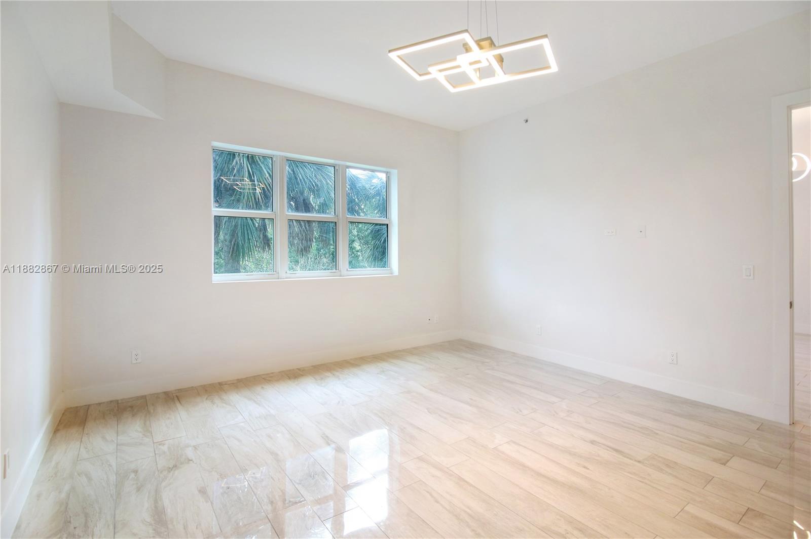 THE OAKS I CONDO - Residential