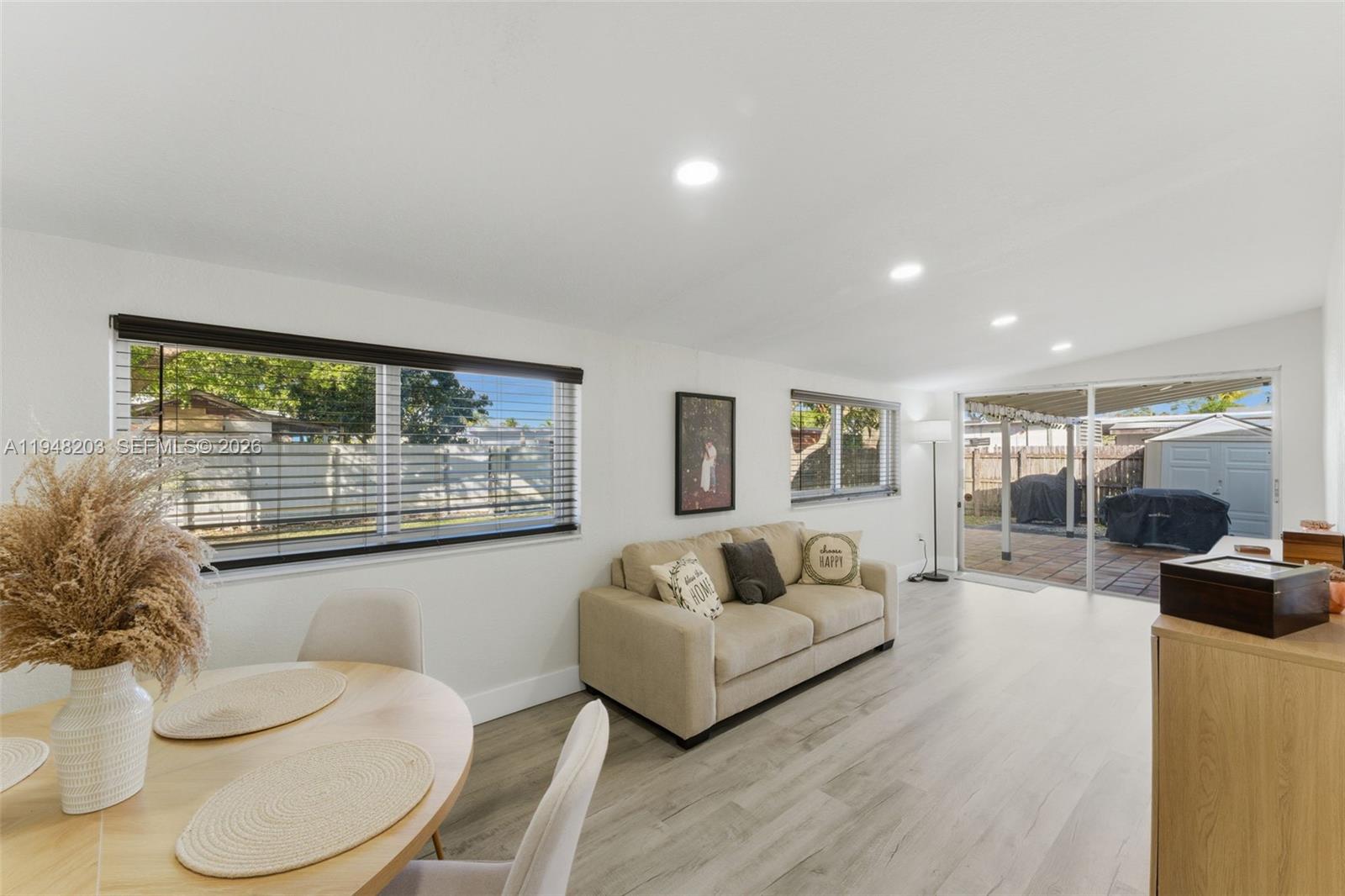 WESTWOOD LAKE 7TH ADDN - Residential