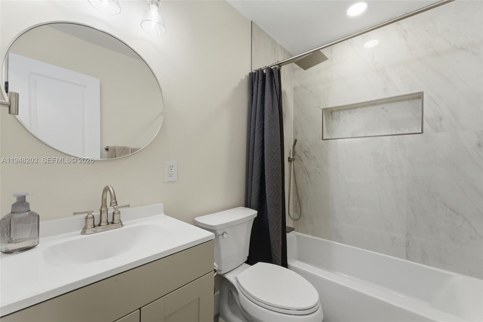 WESTWOOD LAKE 7TH ADDN - Residential