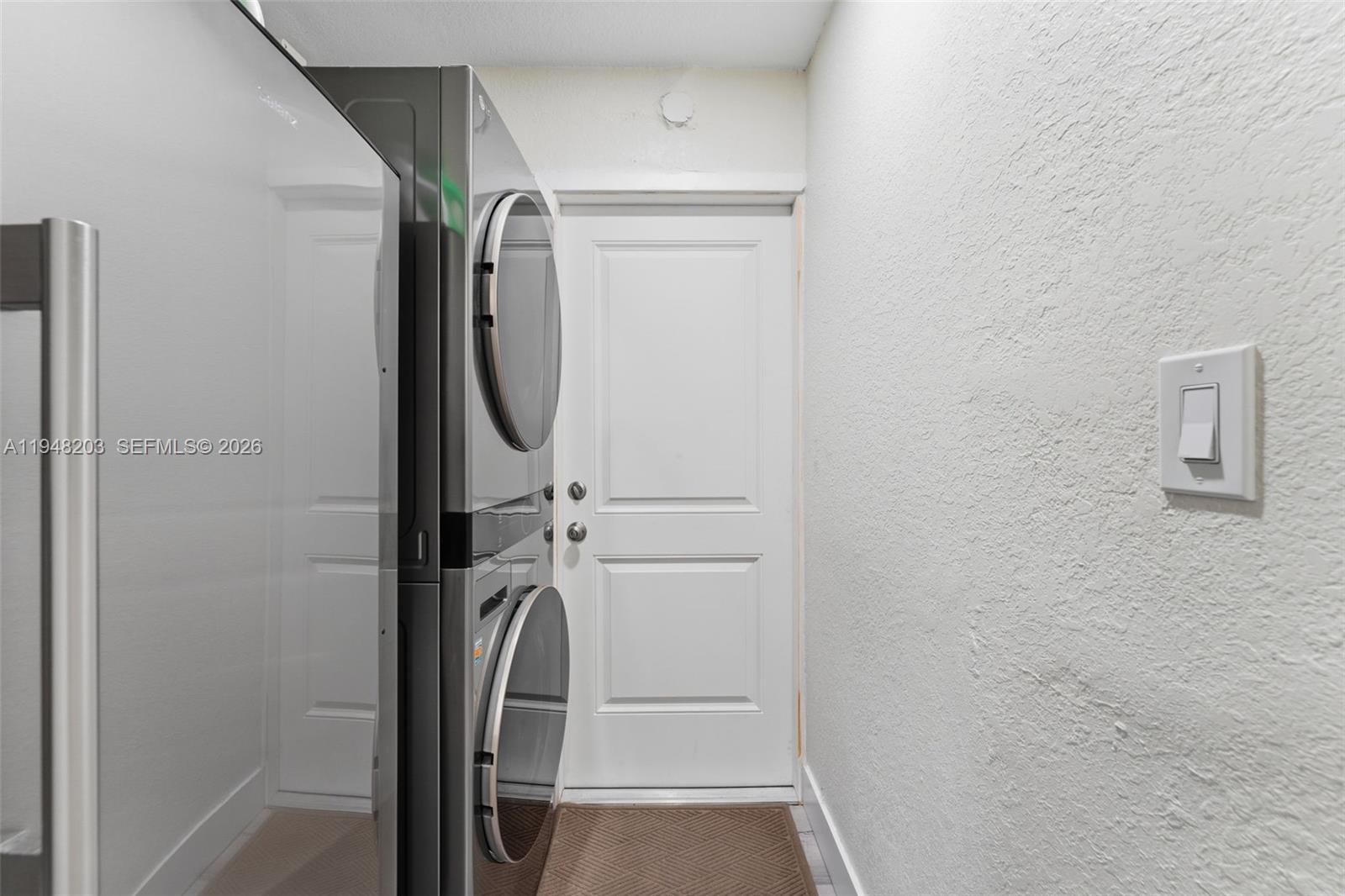 WESTWOOD LAKE 7TH ADDN - Residential