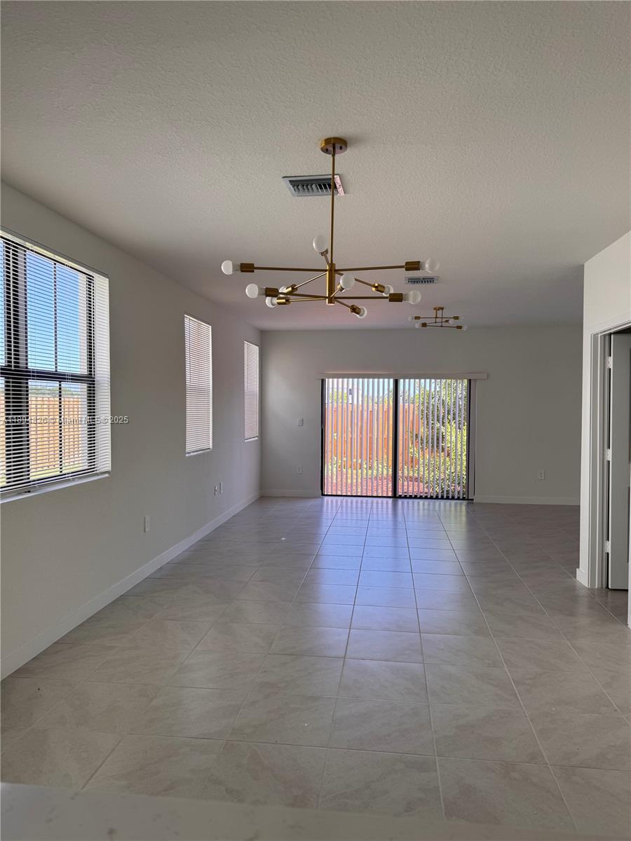 MIAMI LAND AND DEVELOPMEN - Residential Lease