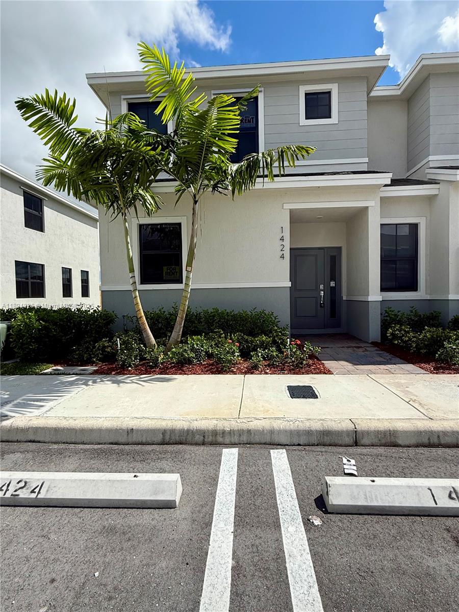 MIAMI LAND AND DEVELOPMEN - Residential Lease