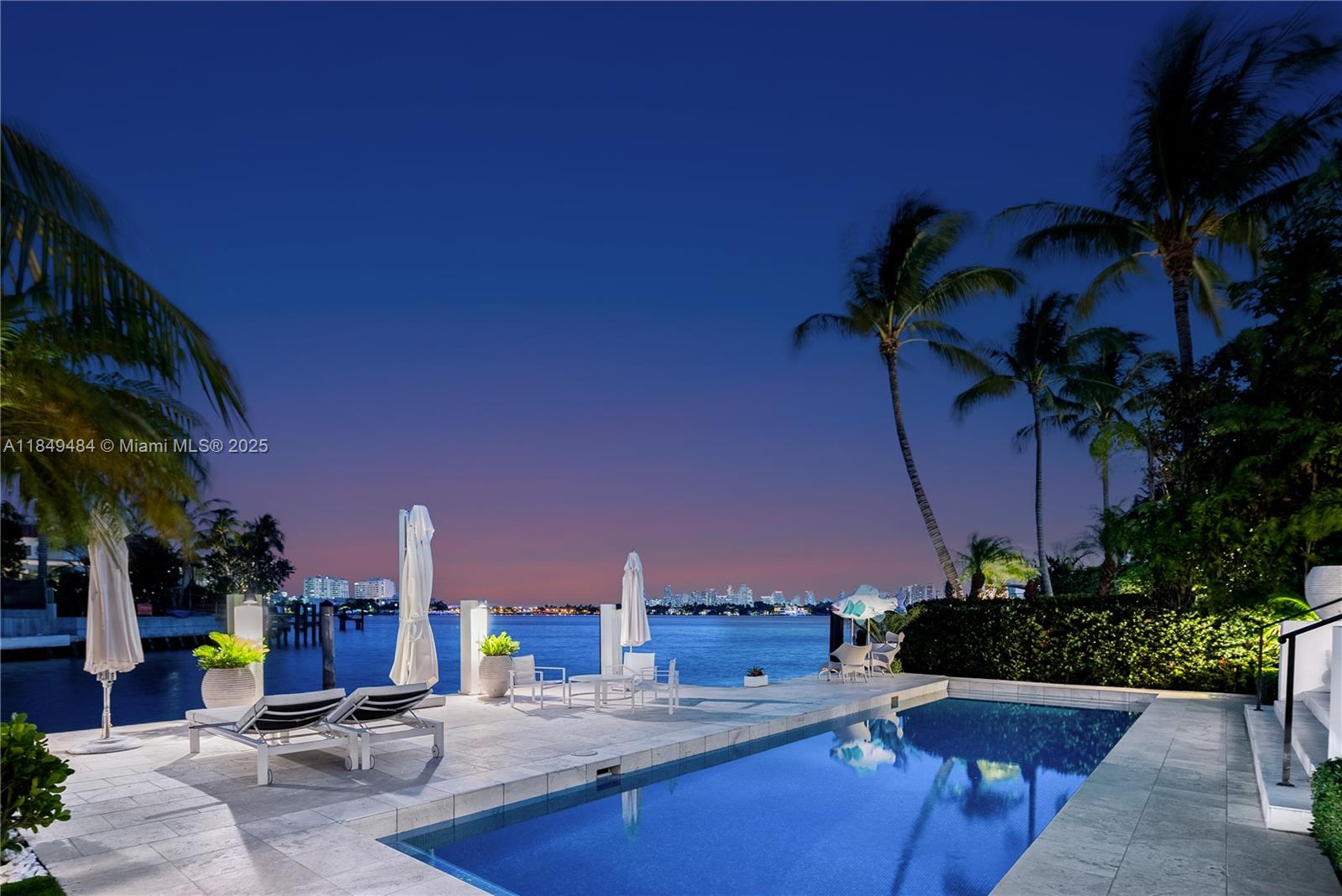 SUNSET ISLANDS-ISLAND NO - Residential