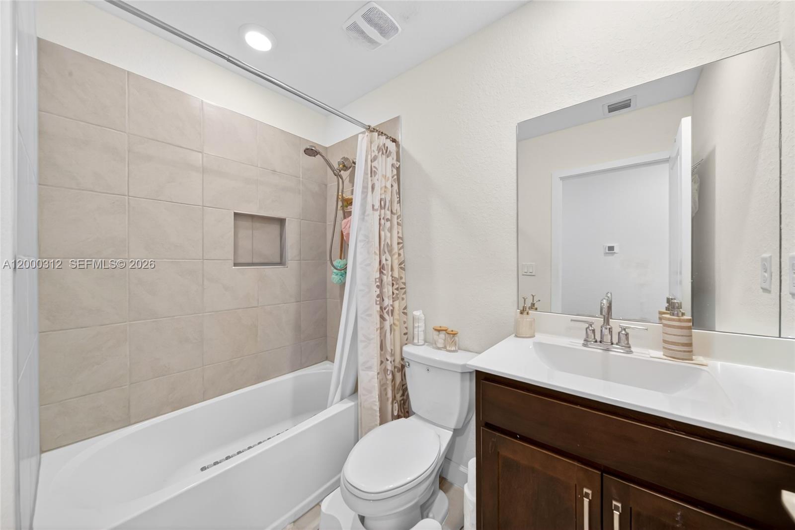 TOWNS AT SEASCAPE - Residential