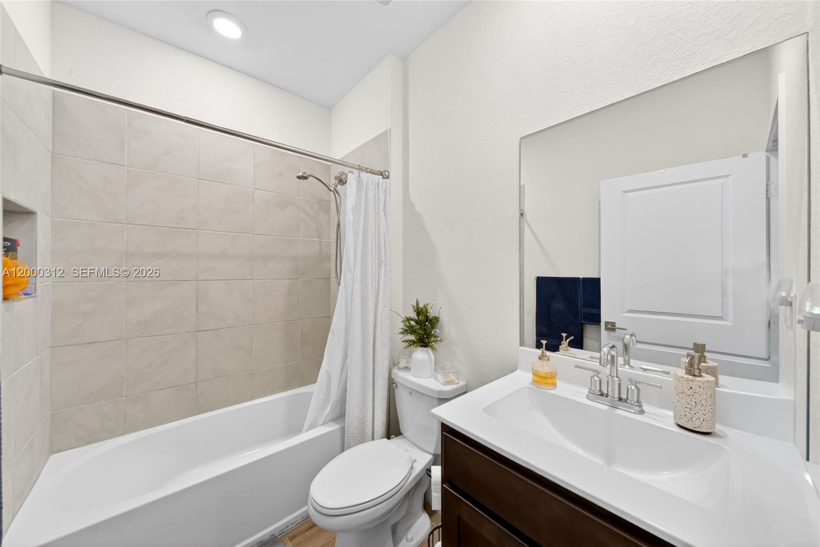 TOWNS AT SEASCAPE - Residential