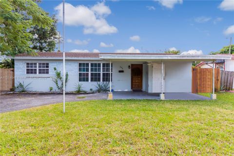 Photo of 6450 Roosevelt St, Hollywood, FL 33024 (MLS # A11314546)