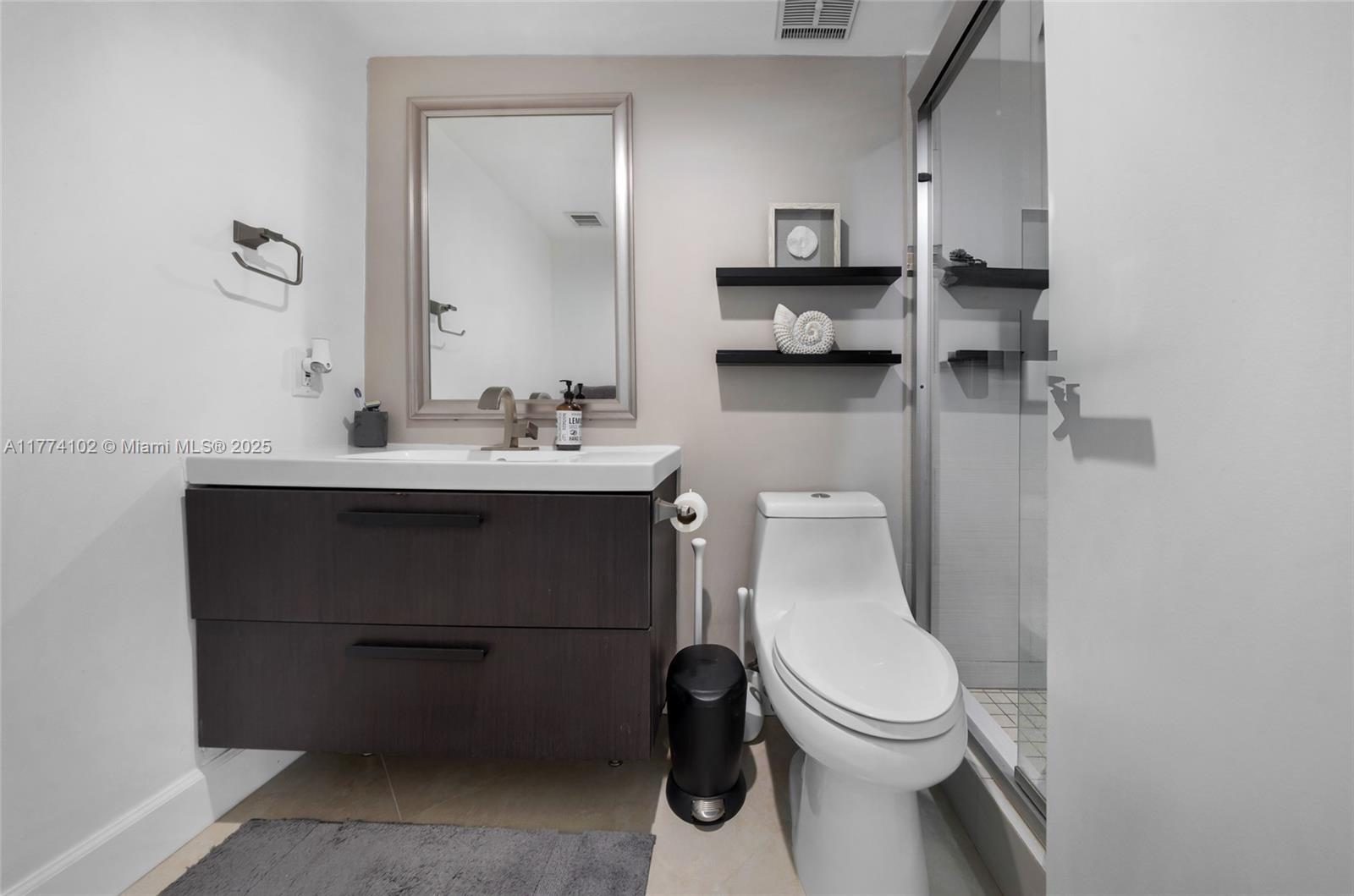THE GRANDVIEW PALACE COND - Residential Lease