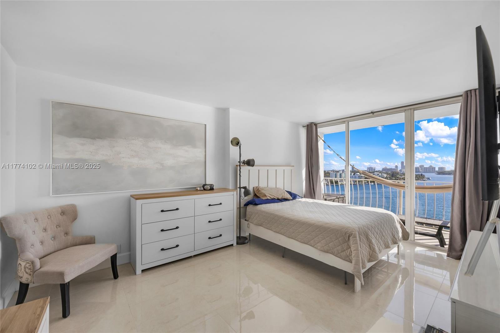 THE GRANDVIEW PALACE COND - Residential Lease