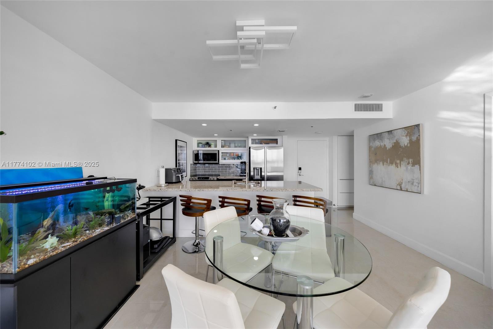THE GRANDVIEW PALACE COND - Residential Lease