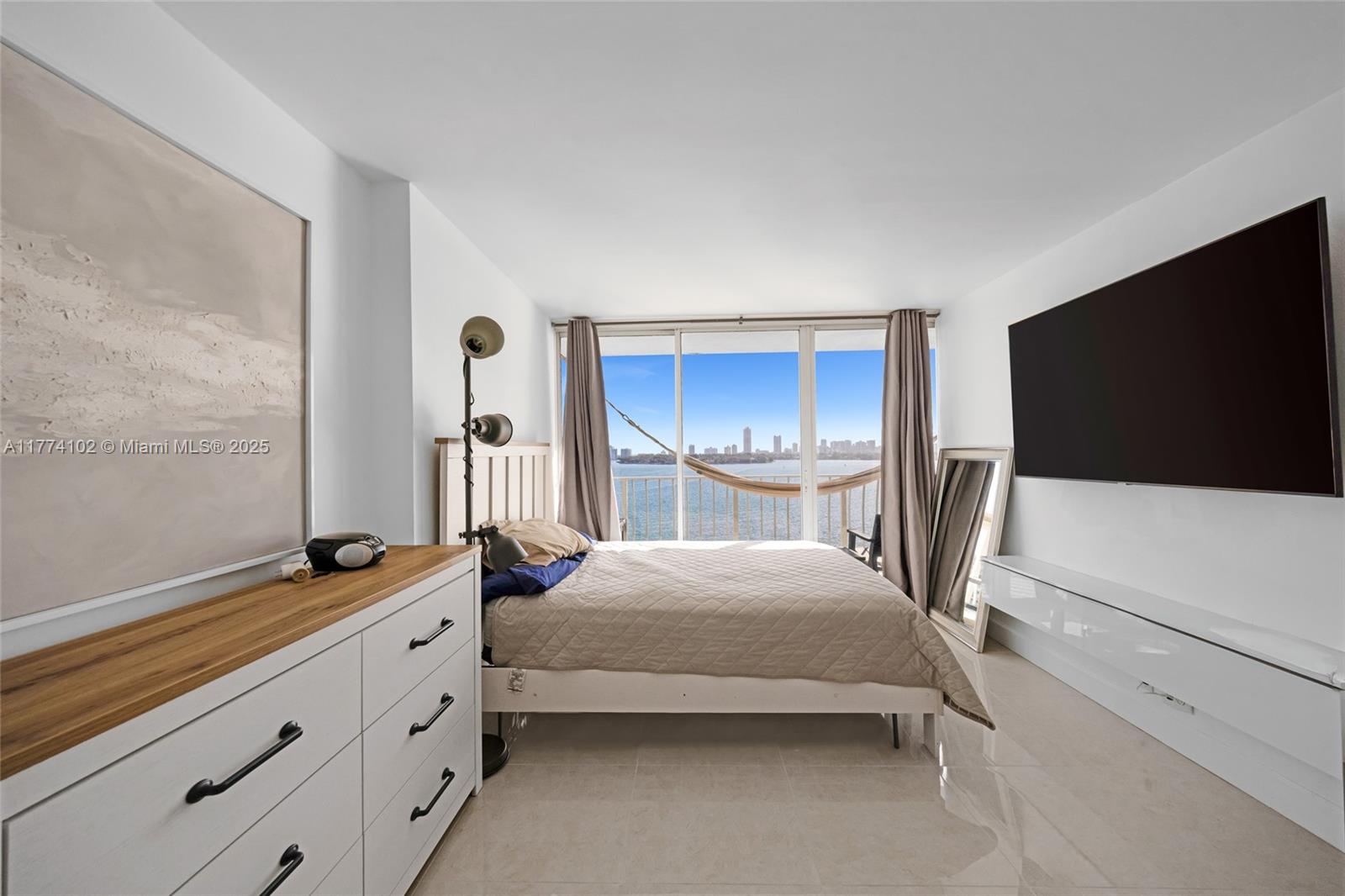 THE GRANDVIEW PALACE COND - Residential Lease