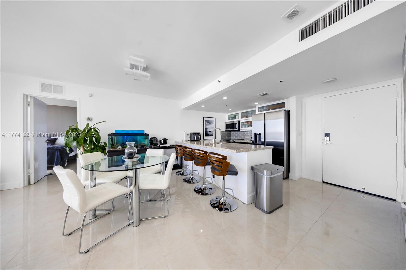 THE GRANDVIEW PALACE COND - Residential Lease