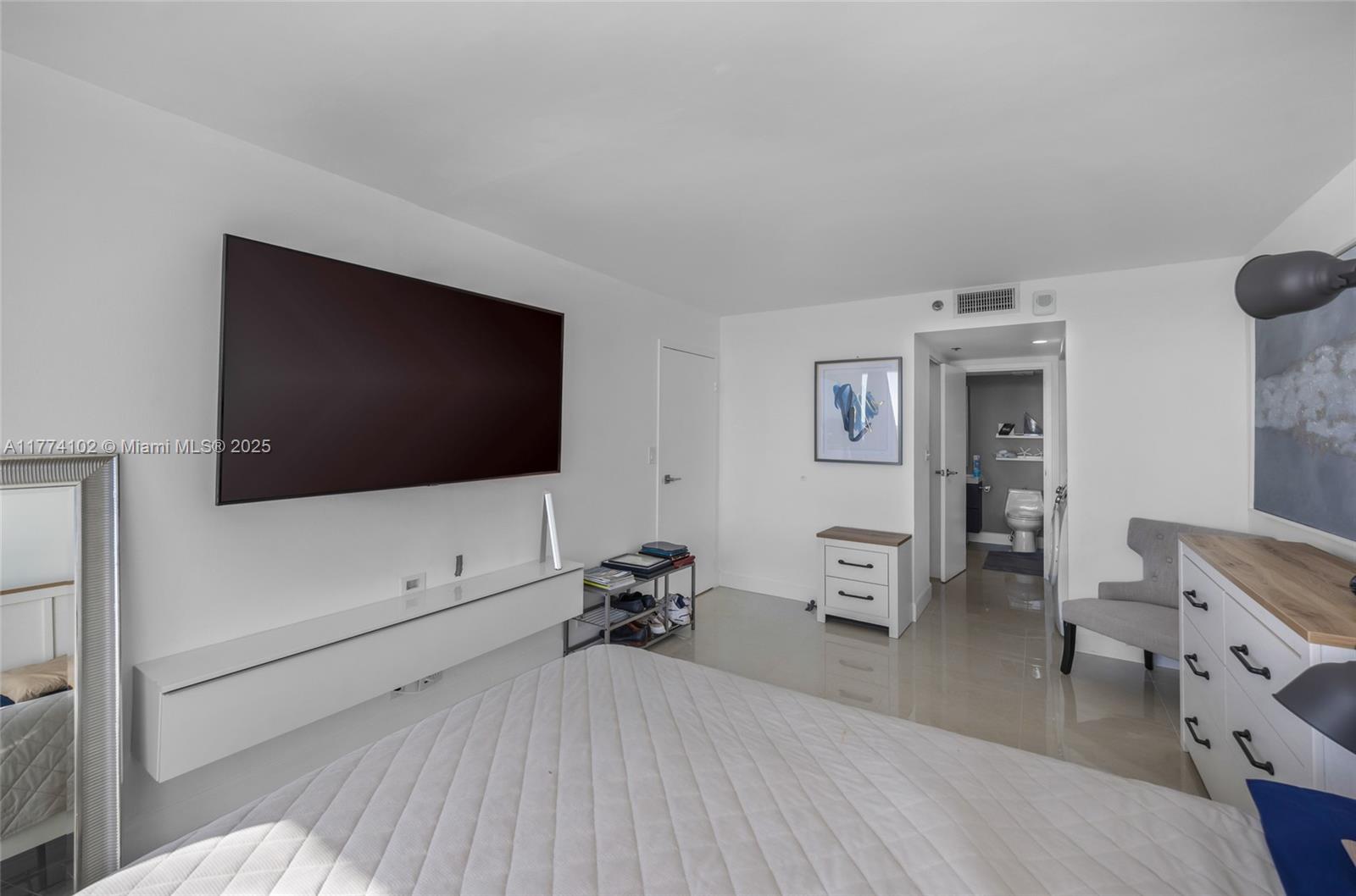 THE GRANDVIEW PALACE COND - Residential Lease