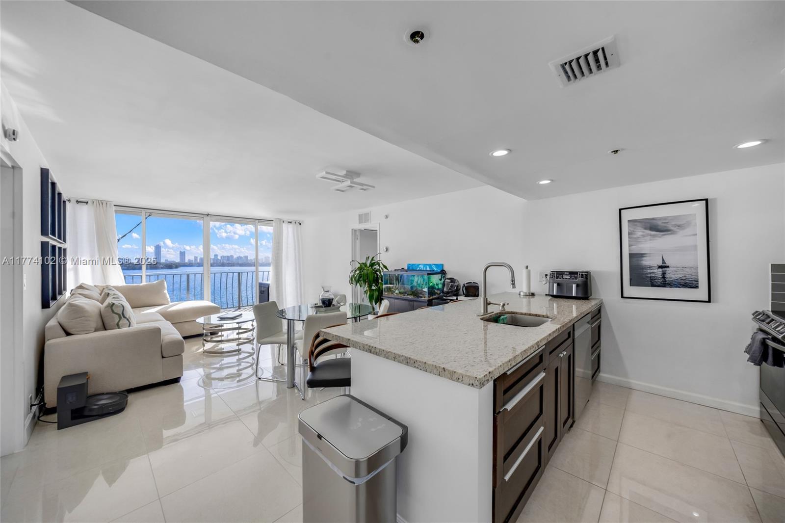 THE GRANDVIEW PALACE COND - Residential Lease