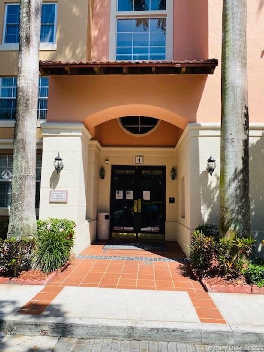 YEAR LEASE. 2/2 FULLY FURNISHED. COZY & COMTEMPORARY UNIT. GREAT LOCATION... MINUTES FROM AVENTURA MALL & GOLF COURSE. BUILDING OFFERS ALL AMENITIES. FOR SHOWINGS CHECK BKR REMARKS.