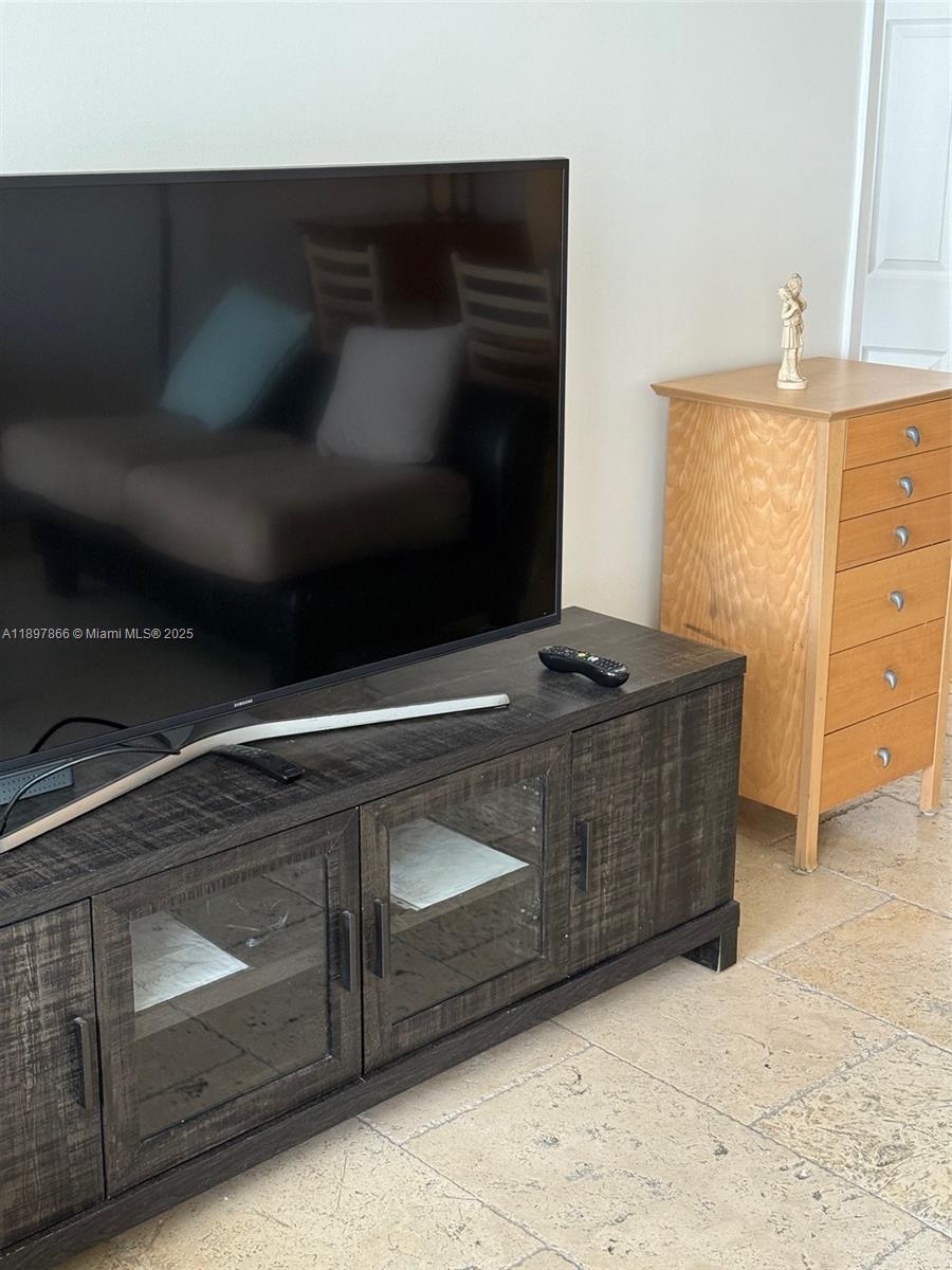 ARLEN BEACH CONDO - Residential Lease