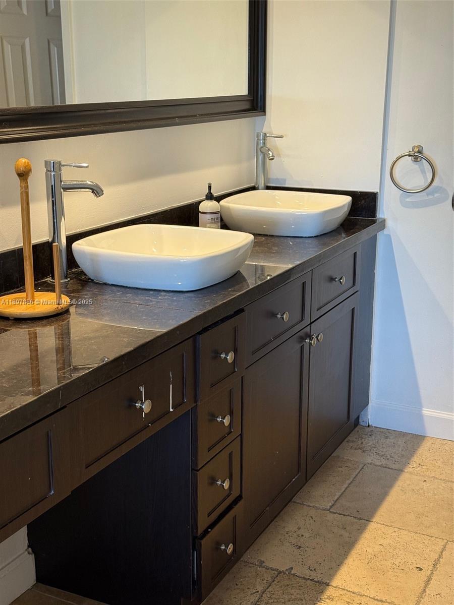 ARLEN BEACH CONDO - Residential Lease