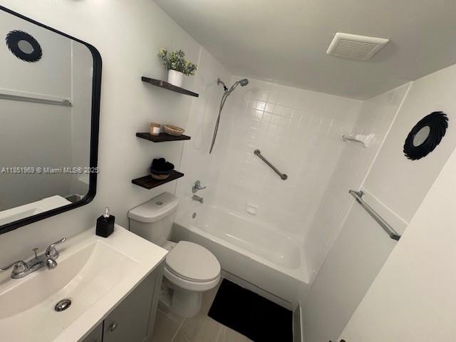 NEW HAMPTON AT CENTURY VI - Residential Lease