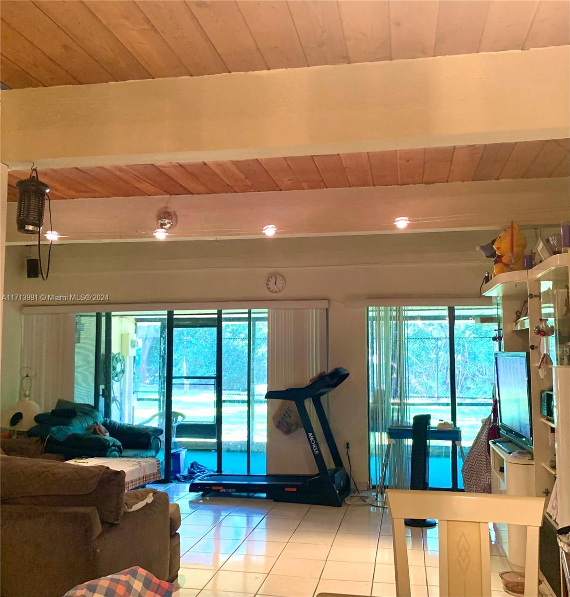 Property for Sale at 19232 Ne 25th Ave 221B, Miami, Broward County, Florida - Bedrooms: 3 
Bathrooms: 3  - $429,000