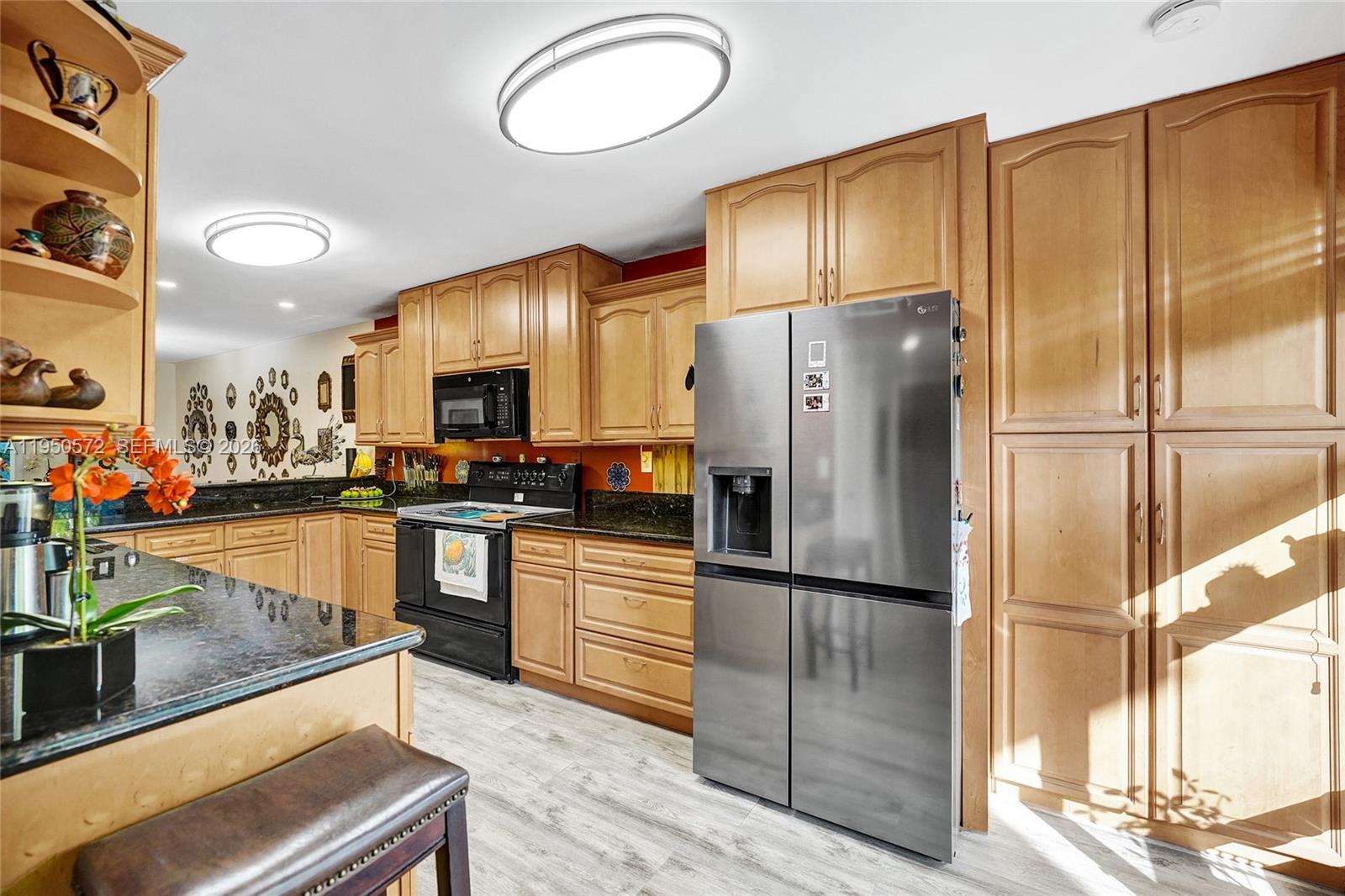 HOLLYWOOD GARDENS CONDOMI - Residential