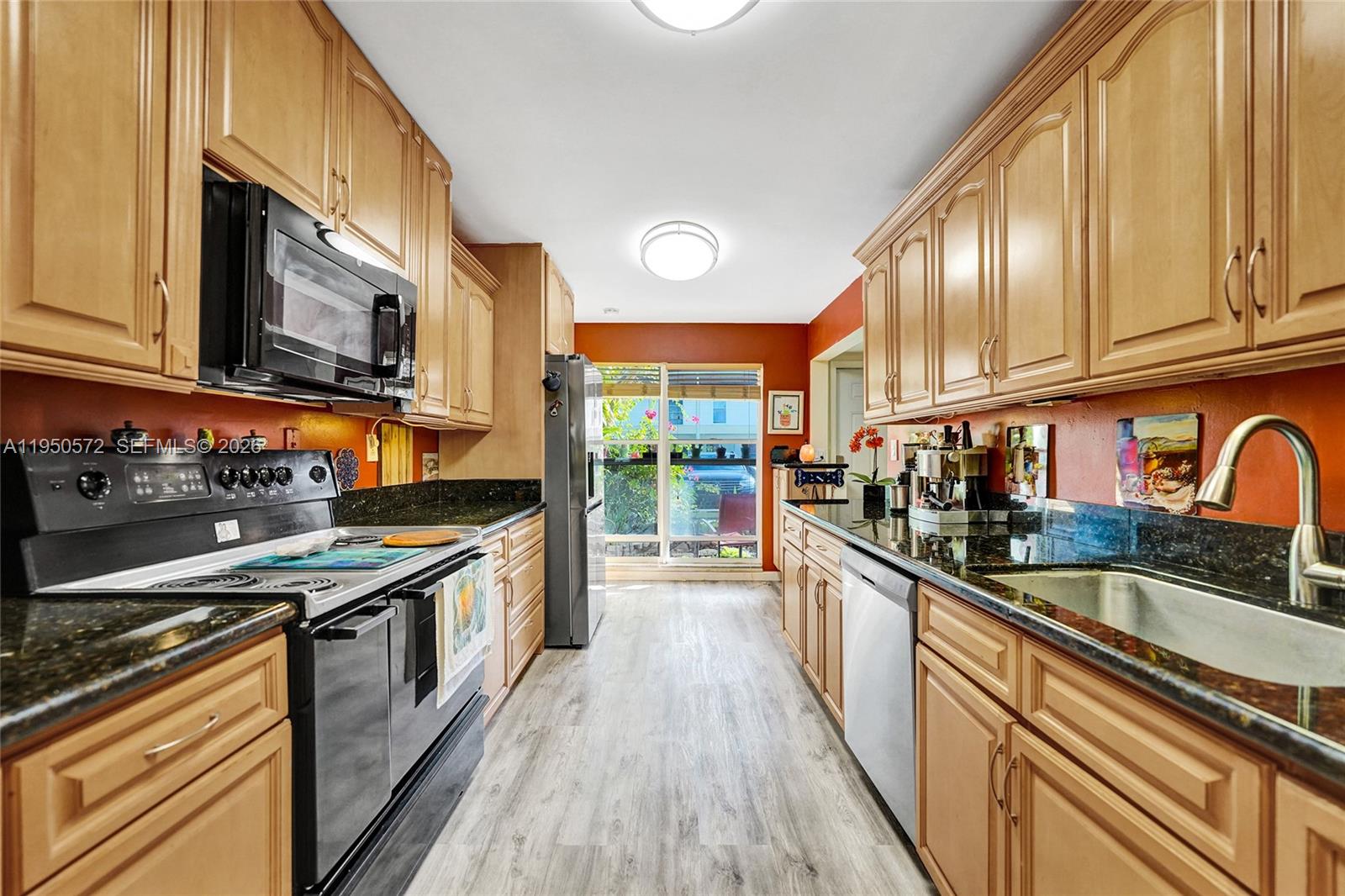 HOLLYWOOD GARDENS CONDOMI - Residential