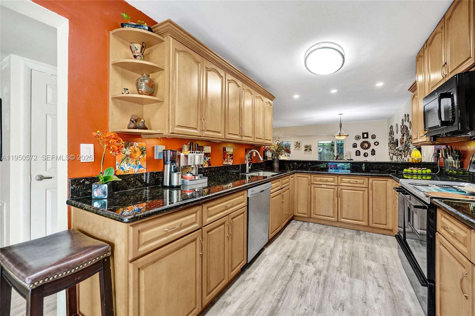 HOLLYWOOD GARDENS CONDOMI - Residential