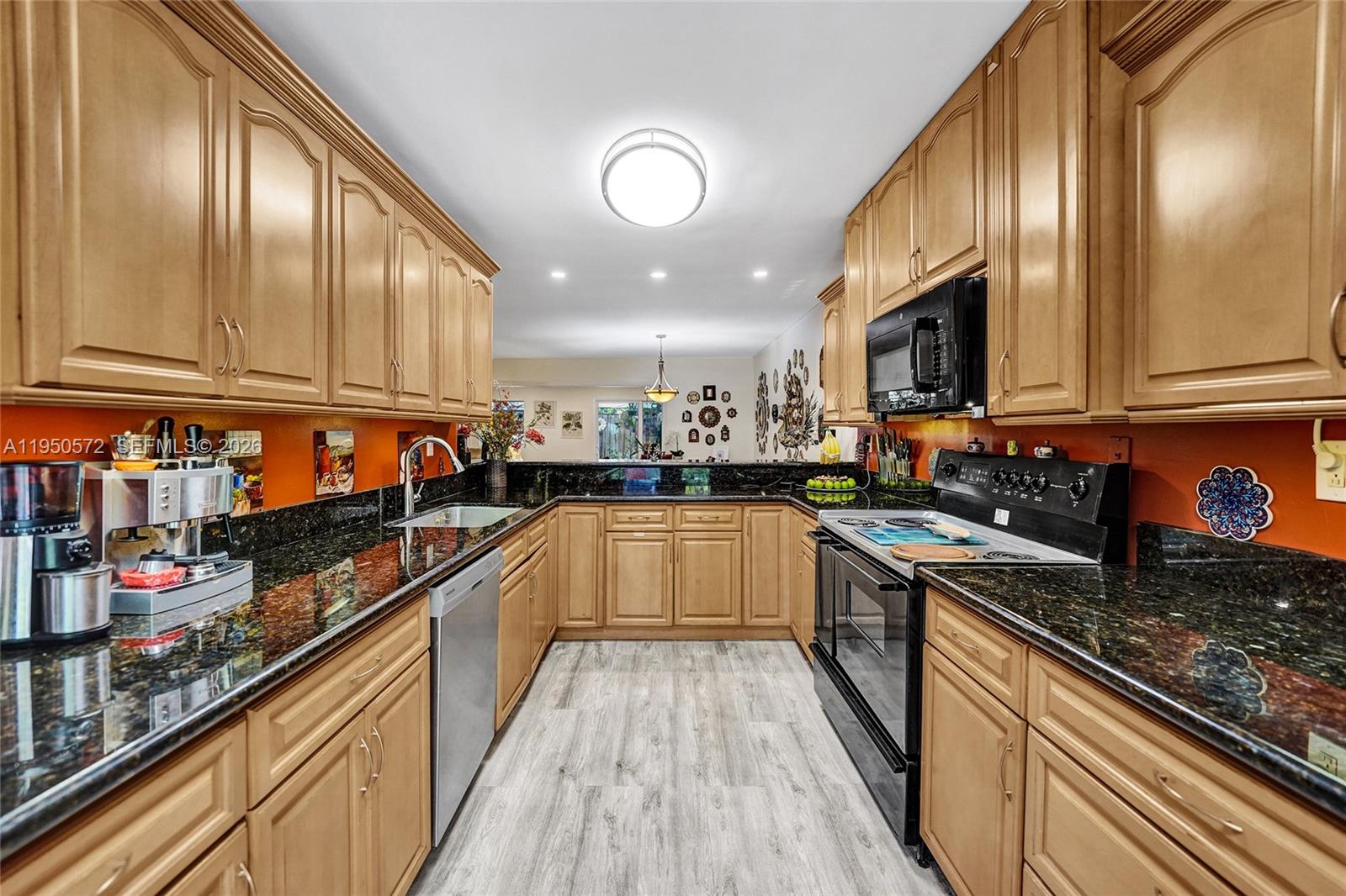 HOLLYWOOD GARDENS CONDOMI - Residential