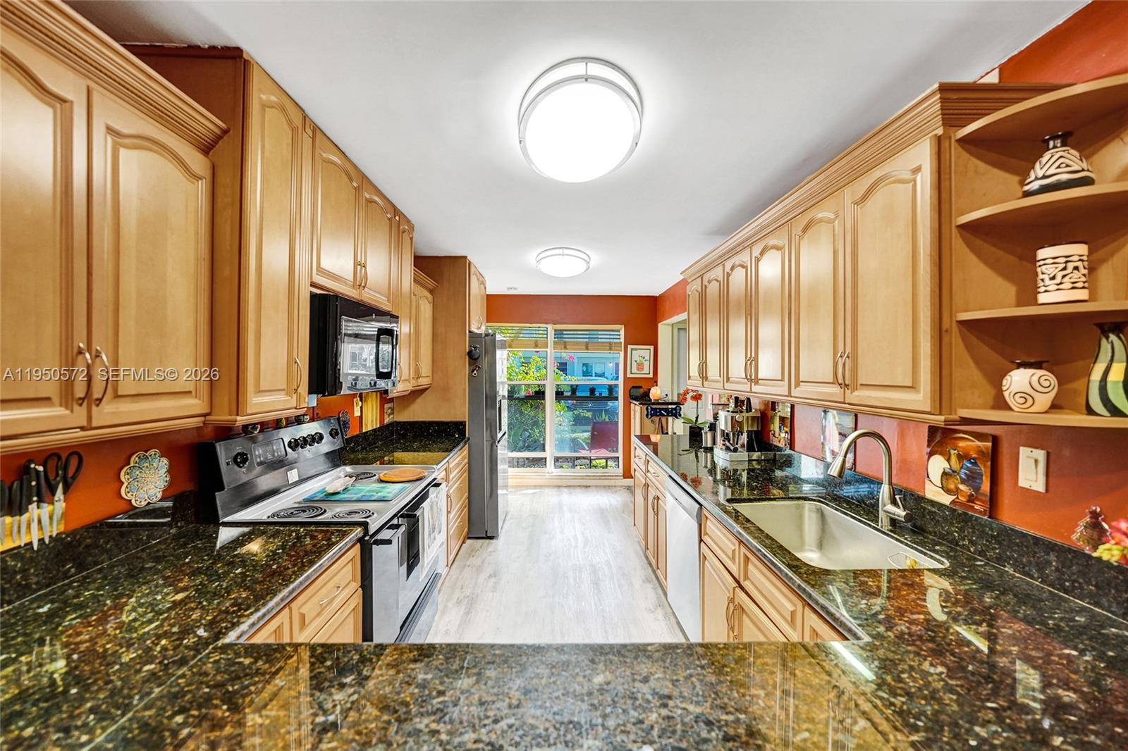 HOLLYWOOD GARDENS CONDOMI - Residential