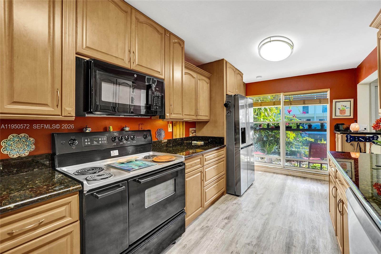 HOLLYWOOD GARDENS CONDOMI - Residential