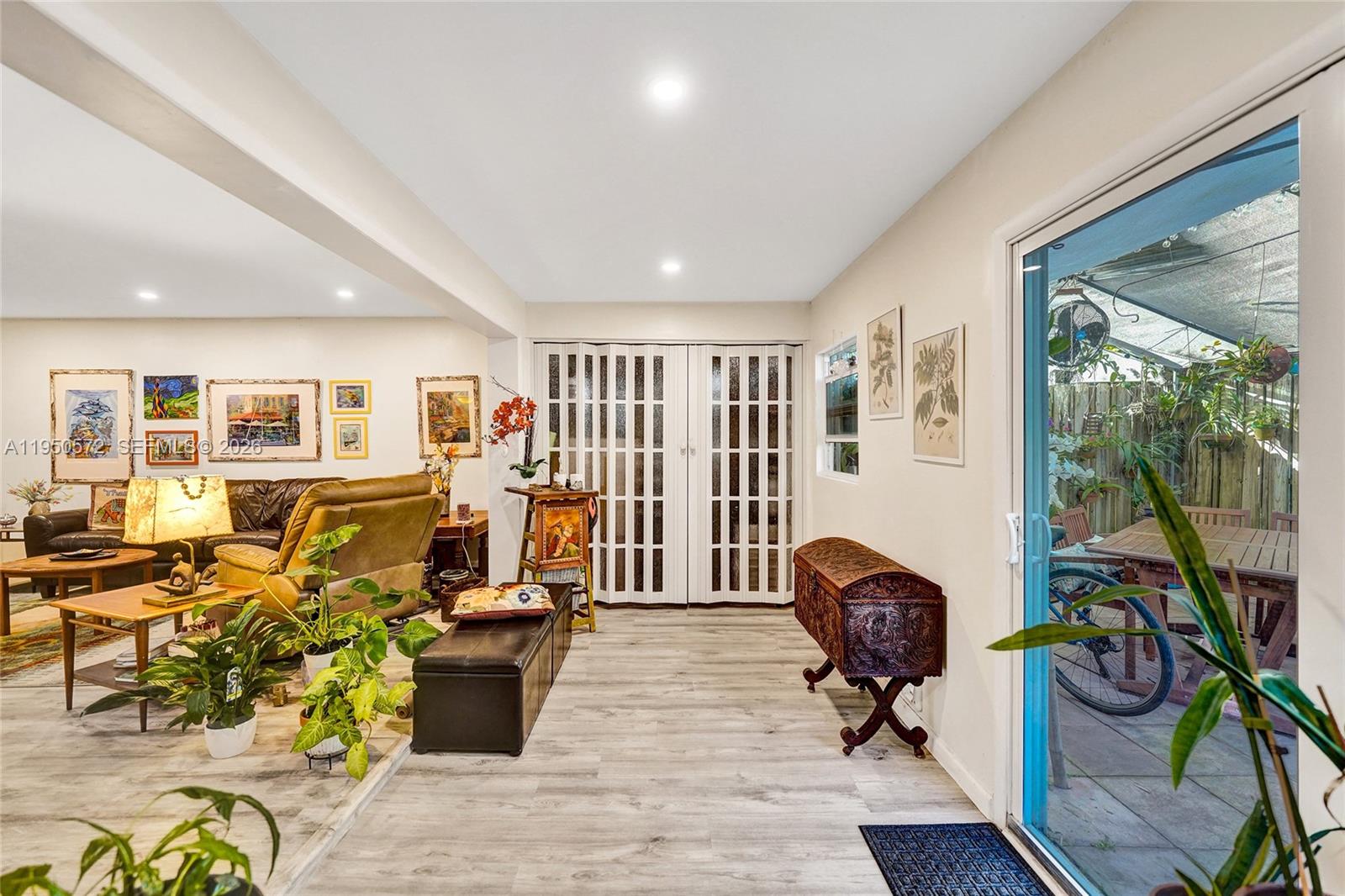 HOLLYWOOD GARDENS CONDOMI - Residential