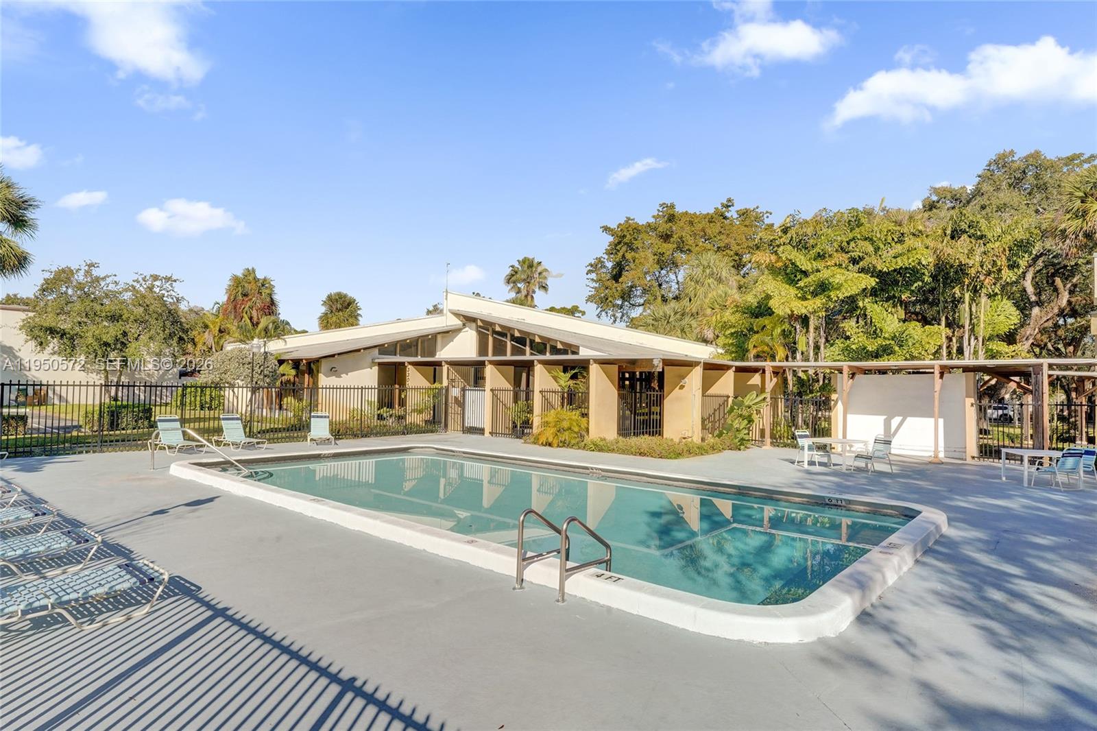 HOLLYWOOD GARDENS CONDOMI - Residential