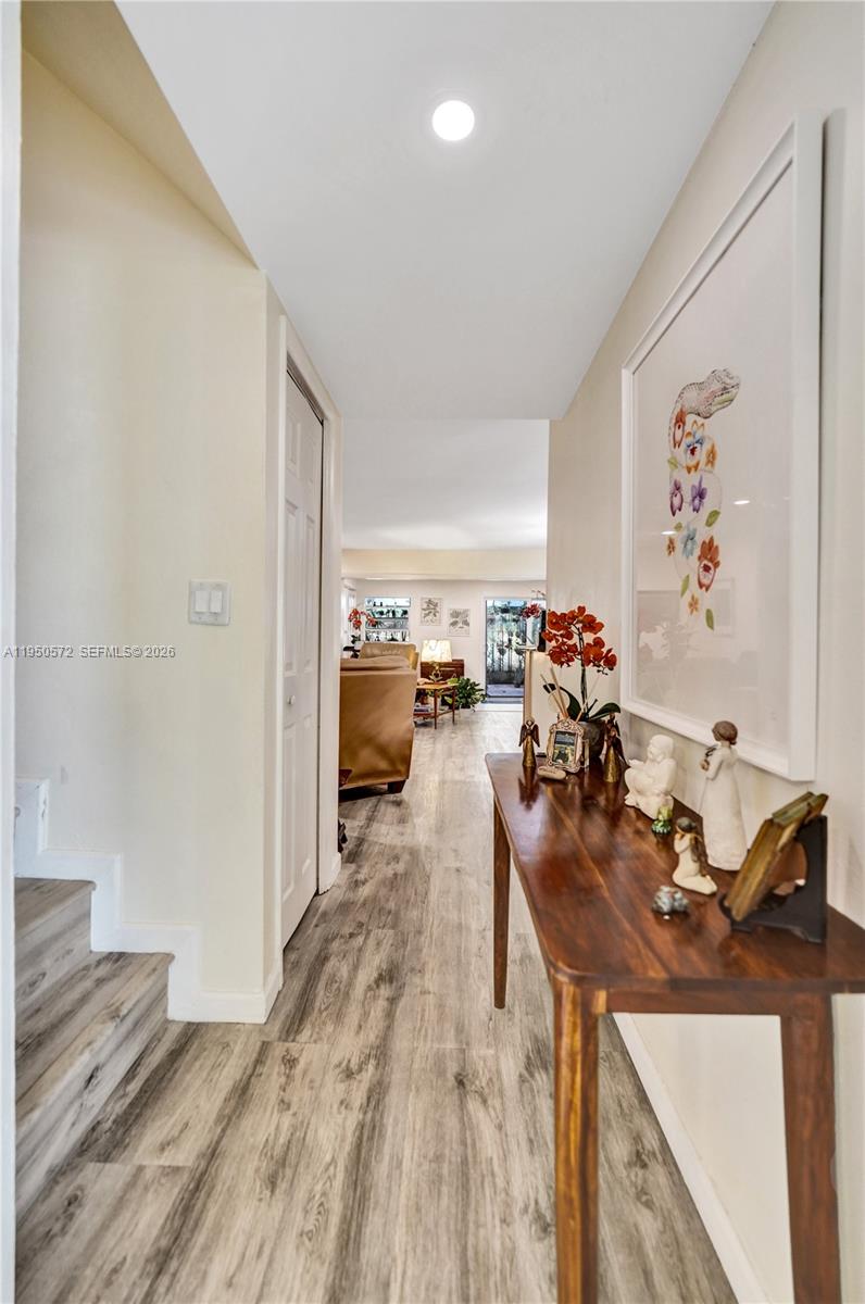 HOLLYWOOD GARDENS CONDOMI - Residential