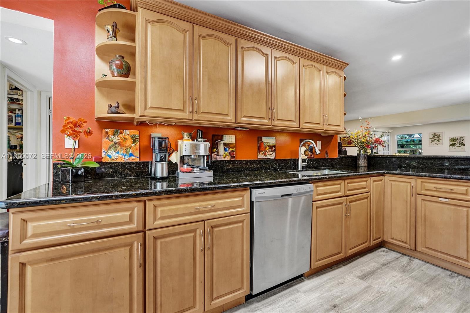 HOLLYWOOD GARDENS CONDOMI - Residential