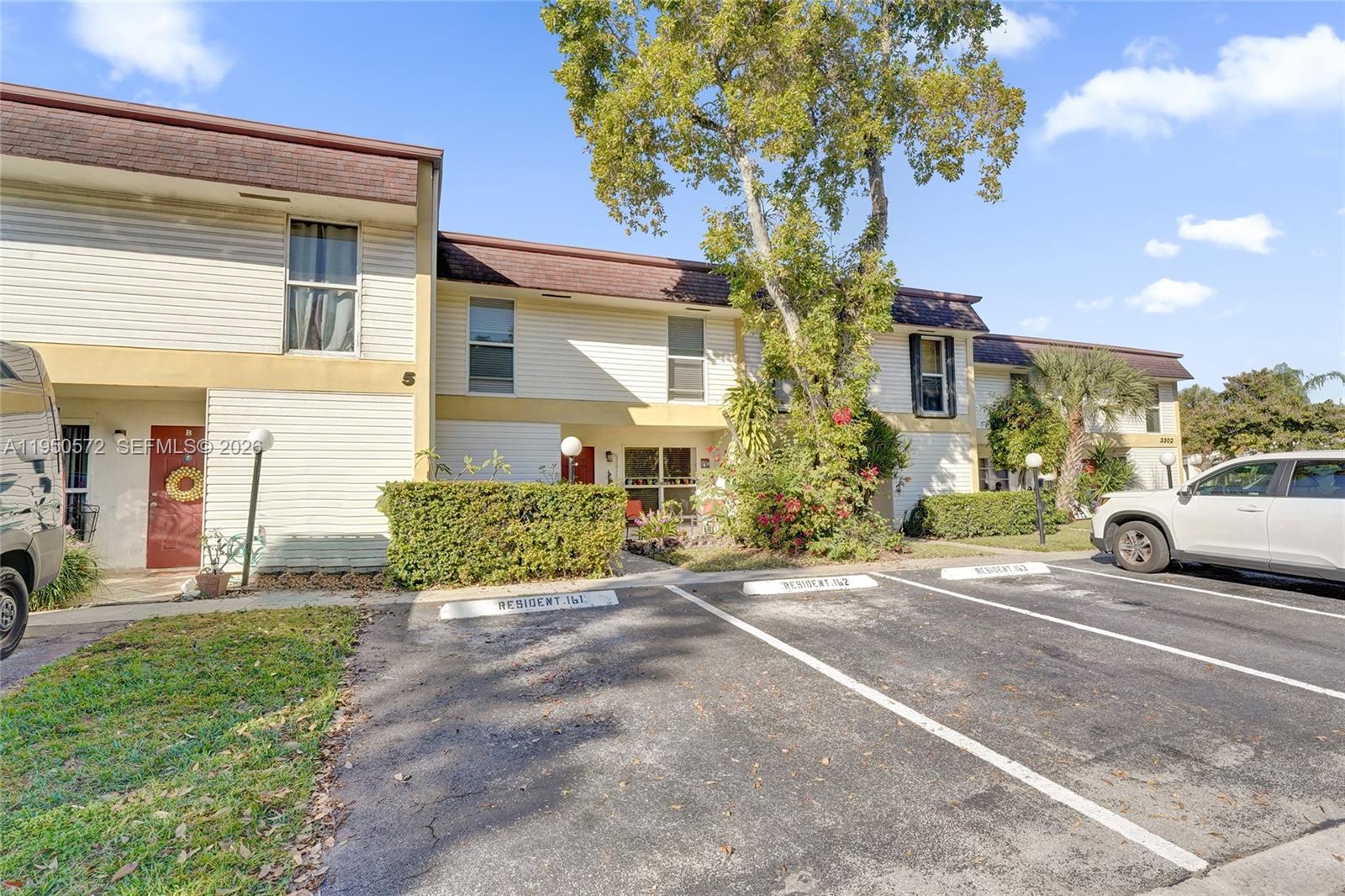 HOLLYWOOD GARDENS CONDOMI - Residential