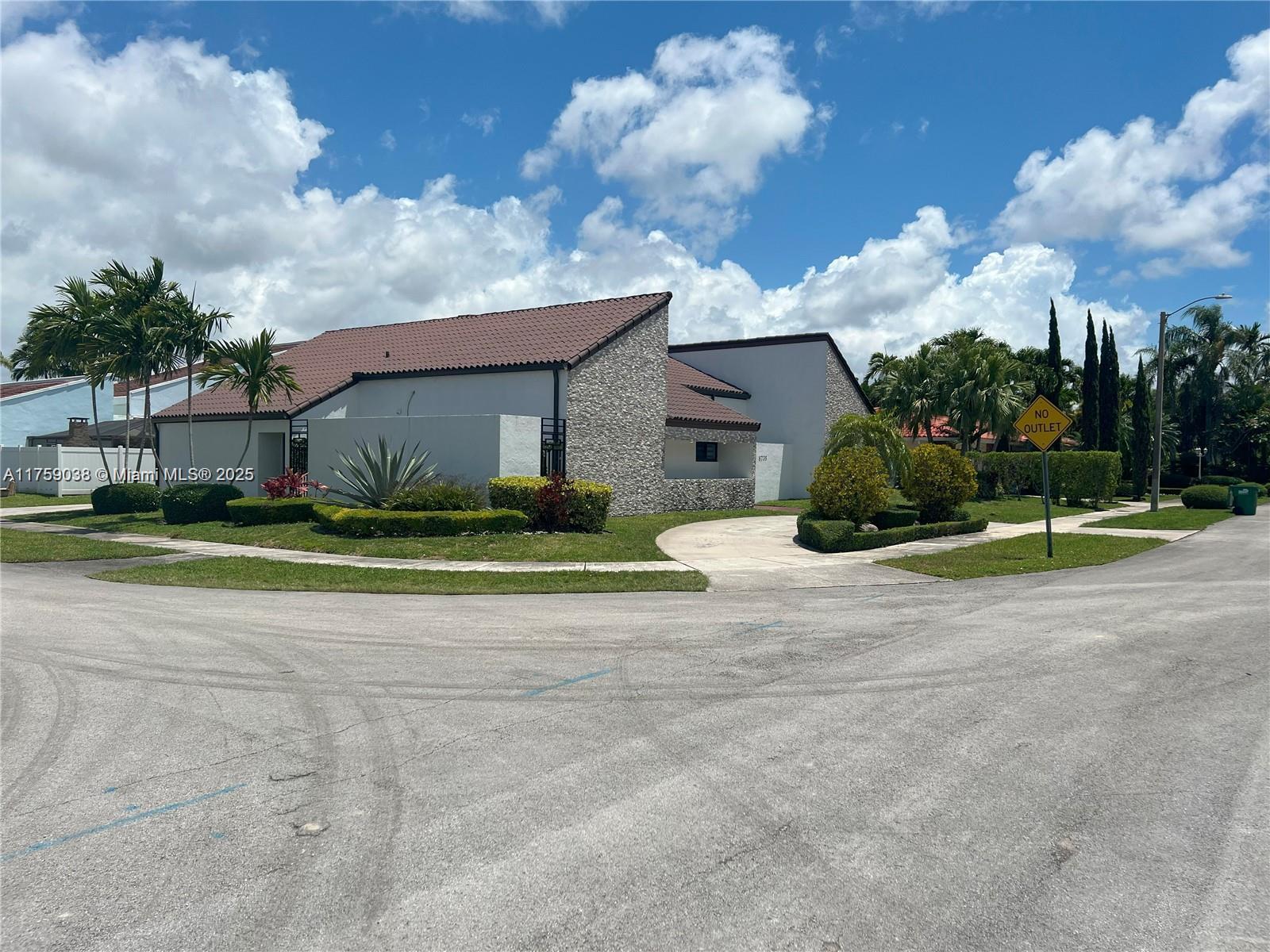 8735 SW 54th