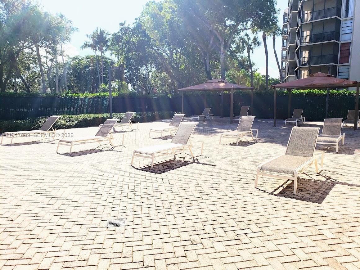 BRAVURA II CONDO - Residential