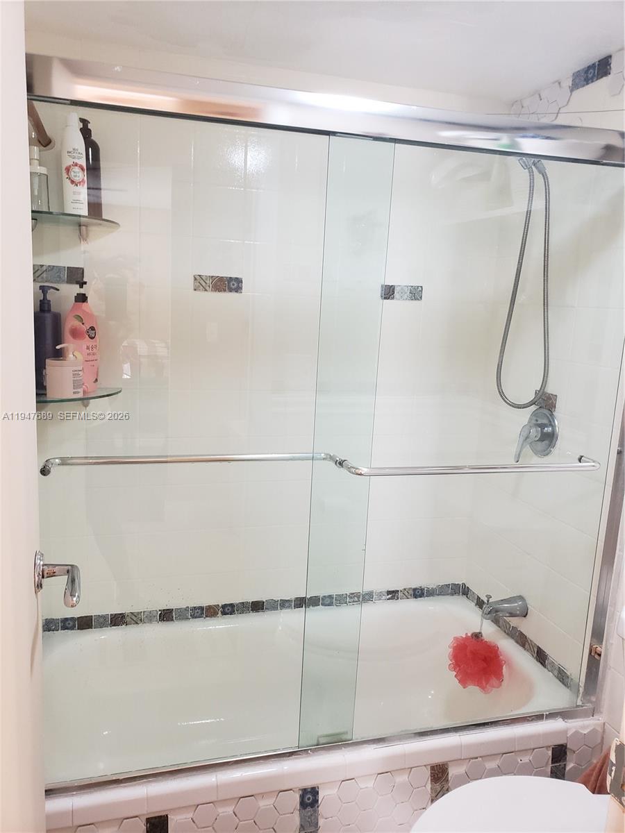 BRAVURA II CONDO - Residential