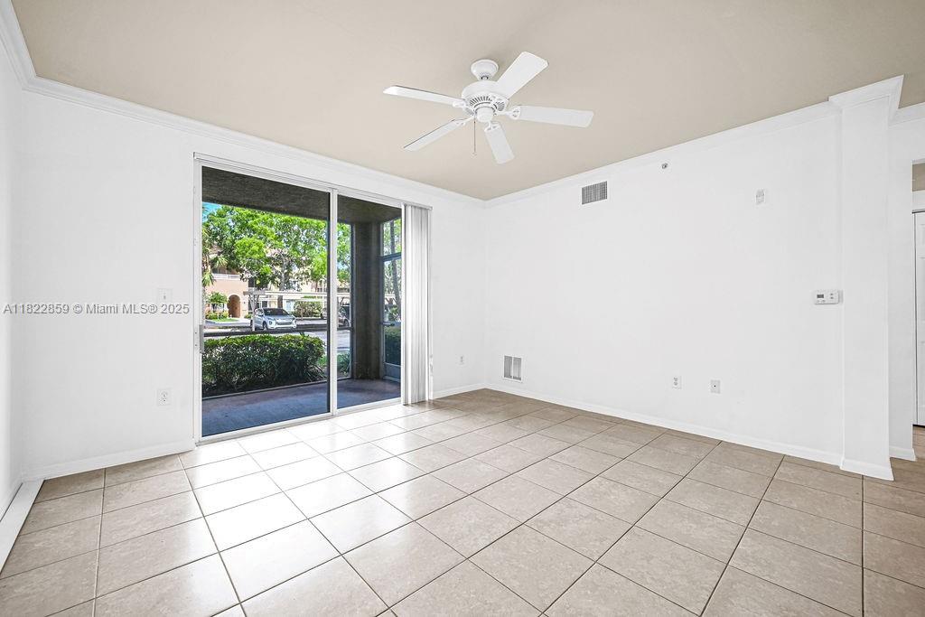 VILLAS AT EMERALD DUNES C - Residential
