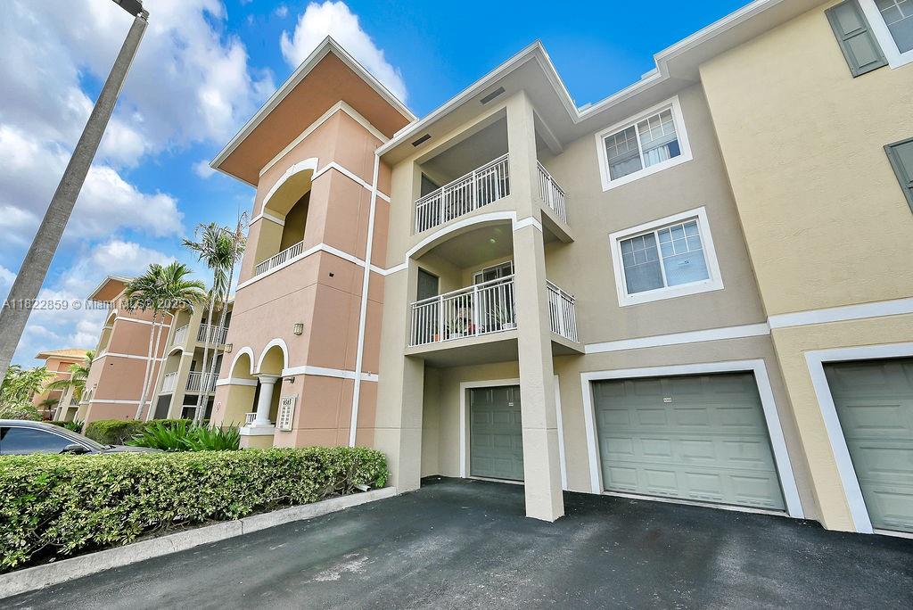 VILLAS AT EMERALD DUNES C - Residential