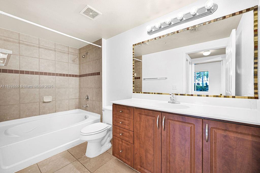 VILLAS AT EMERALD DUNES C - Residential