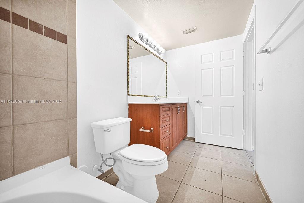 VILLAS AT EMERALD DUNES C - Residential
