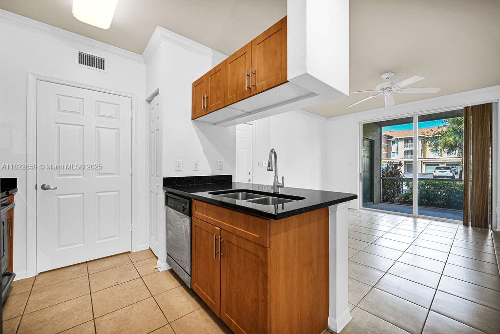 VILLAS AT EMERALD DUNES C - Residential