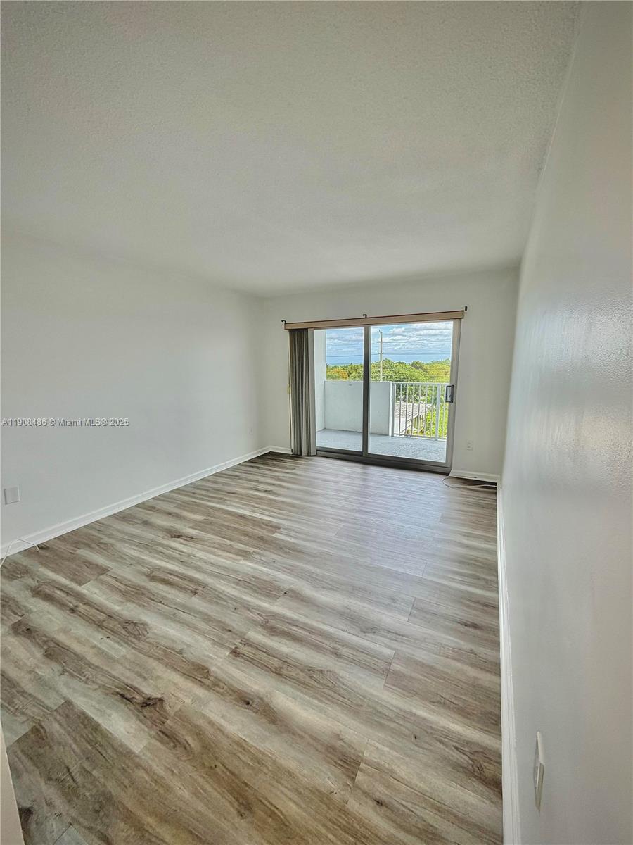 8000 CONDO - Residential Lease