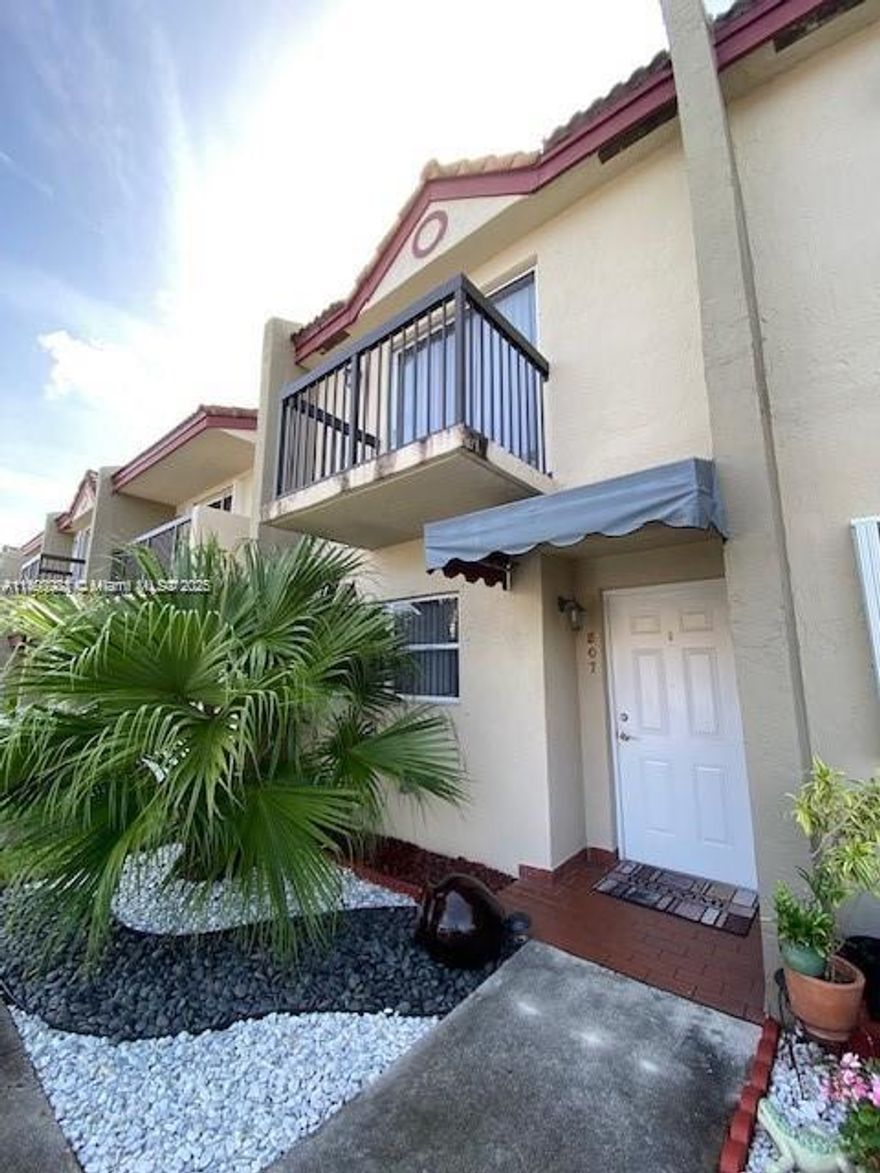 Location! Beautiful Terra Lakes, 2 Bedrooms pus den, 2.5 bath, all tile, impeccable conditions, must see!!