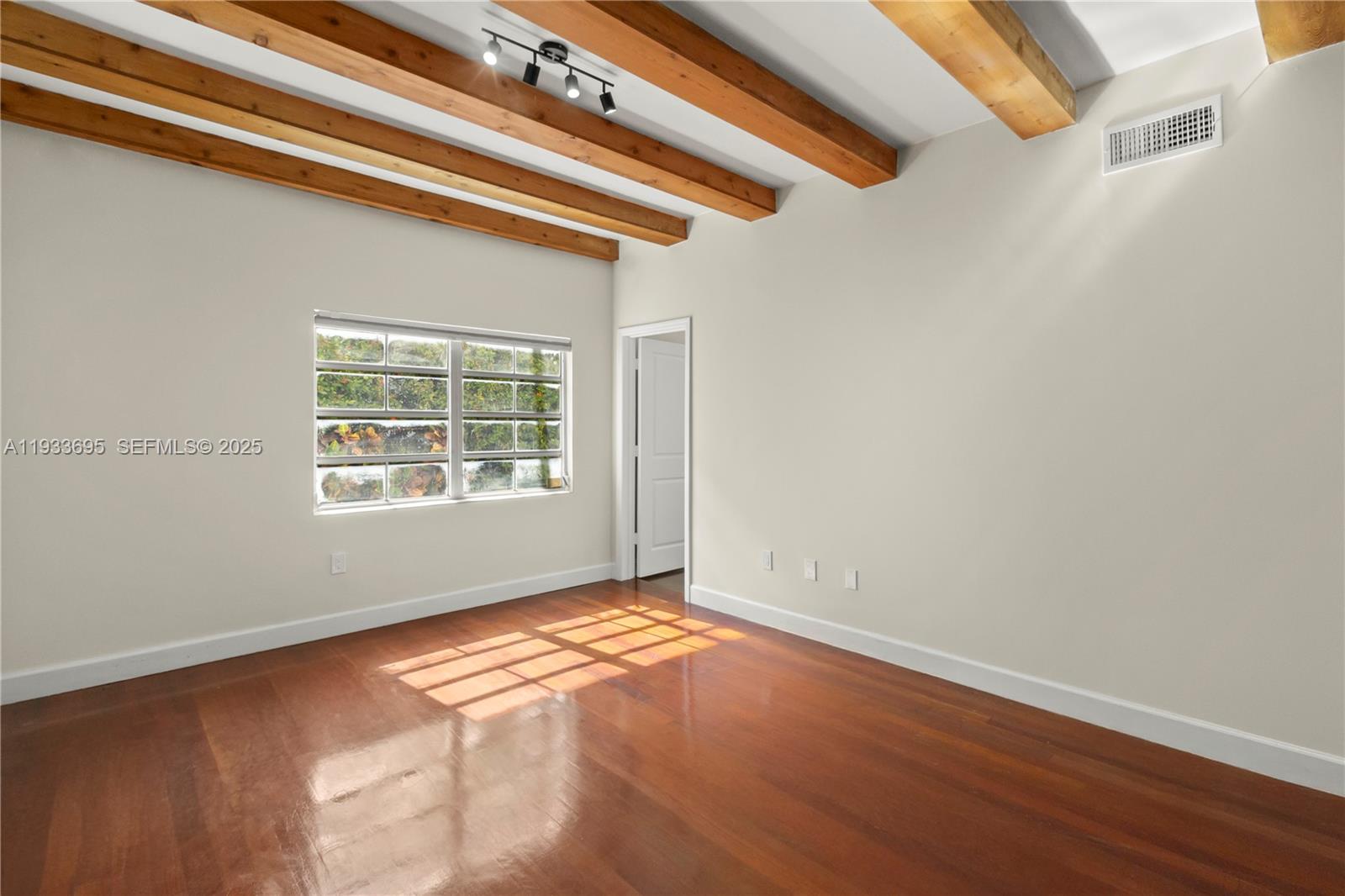 THE NORMA CONDO - Residential