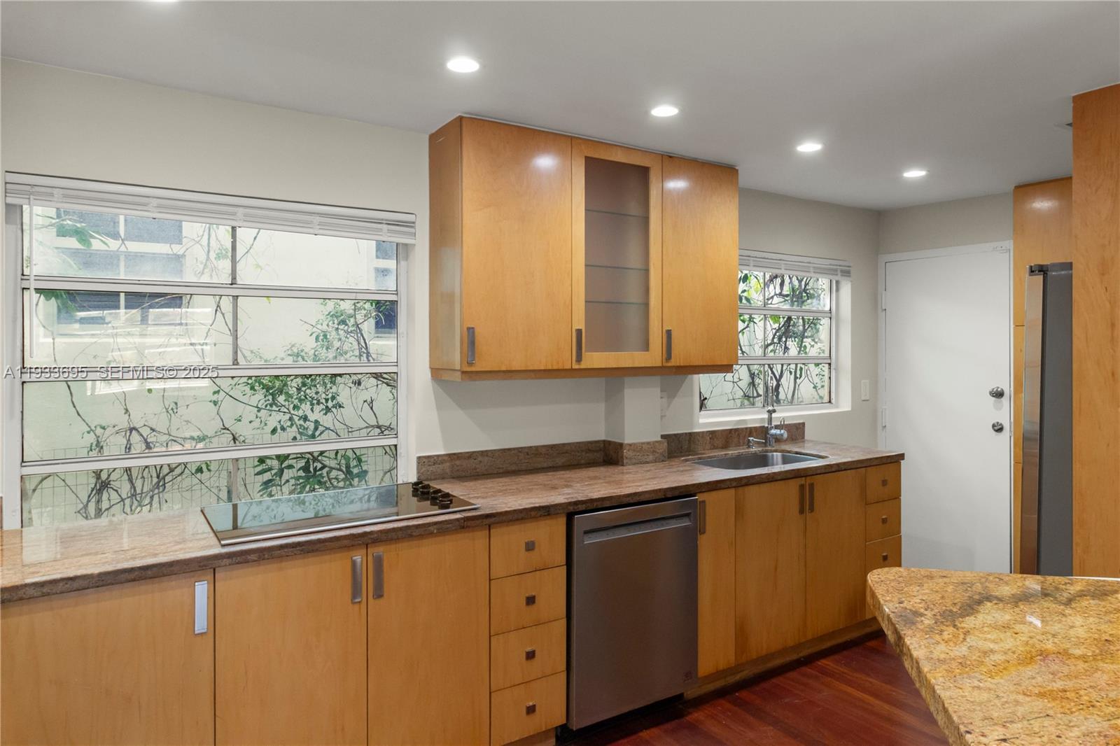 THE NORMA CONDO - Residential