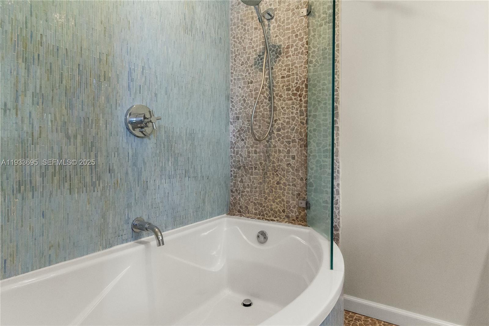 THE NORMA CONDO - Residential